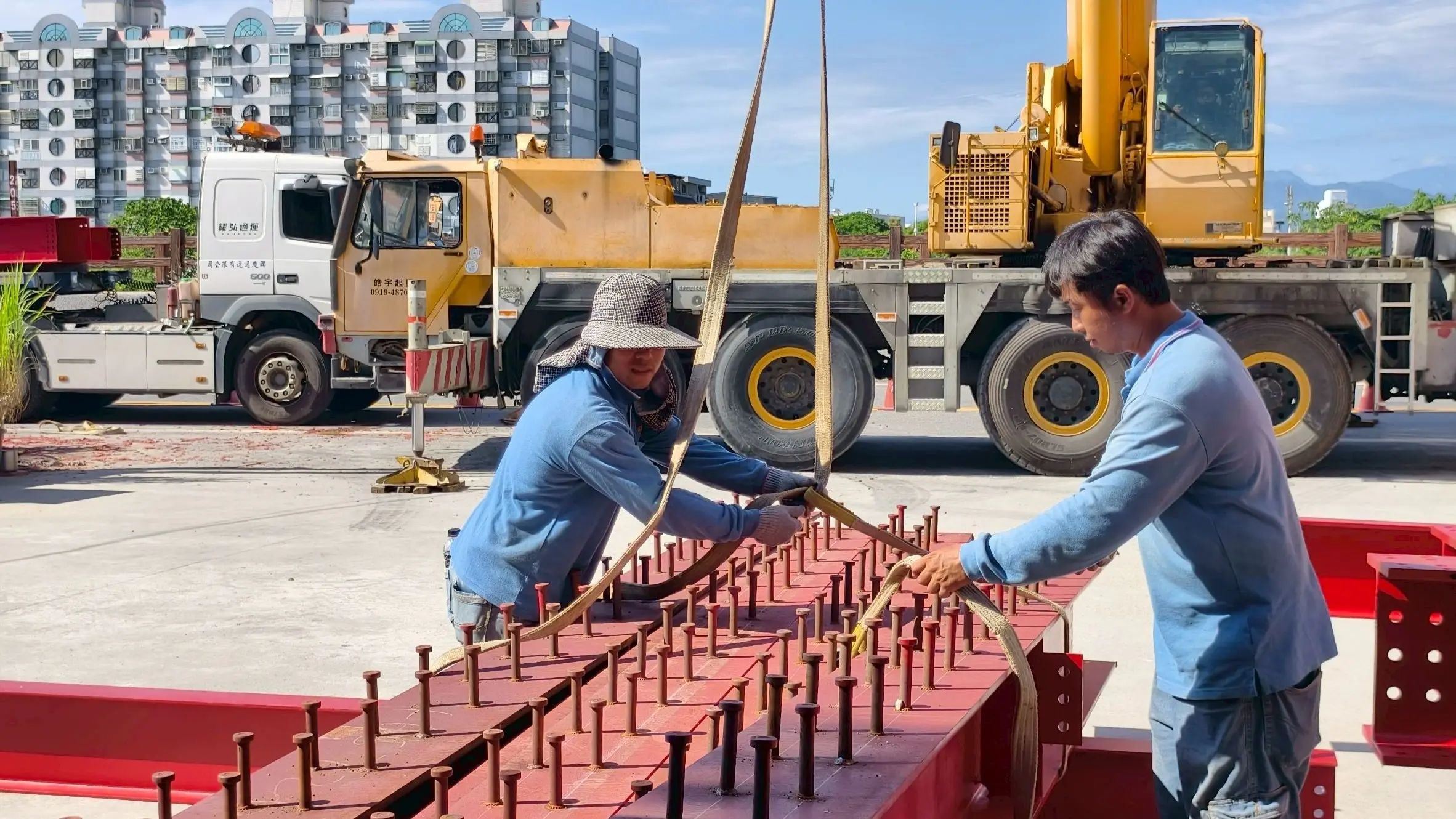 Line Album 2025 10 15重建工程－鋼構吊裝作業day 1 251020 2